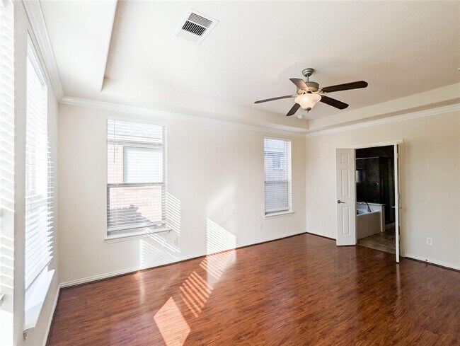Building Photo - 6026 Oxford Lake Dr