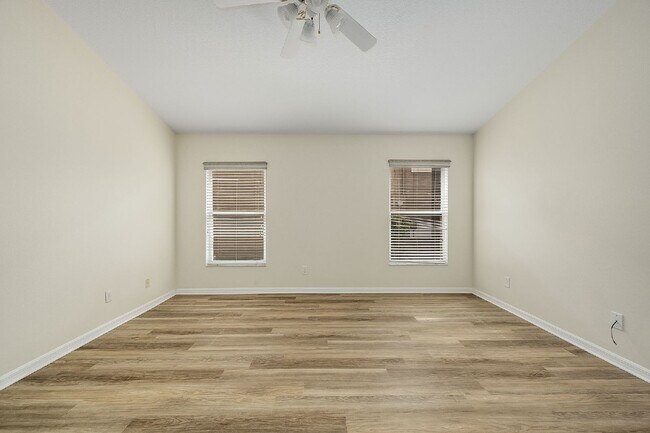 Building Photo - 4 BEDROOM POOL HOME IN SUNTREE!!!!!!!