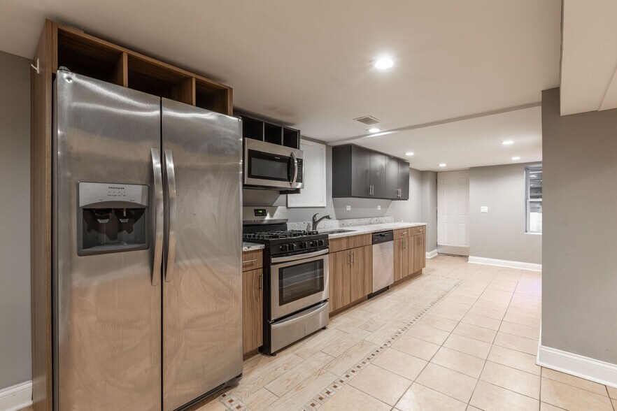 Primary Photo - 1122 W 19th St