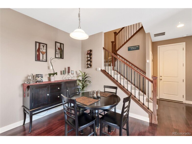 Building Photo - 513 S Vance Ct