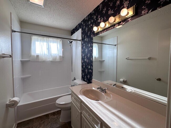 Building Photo - 110 Puna Ln