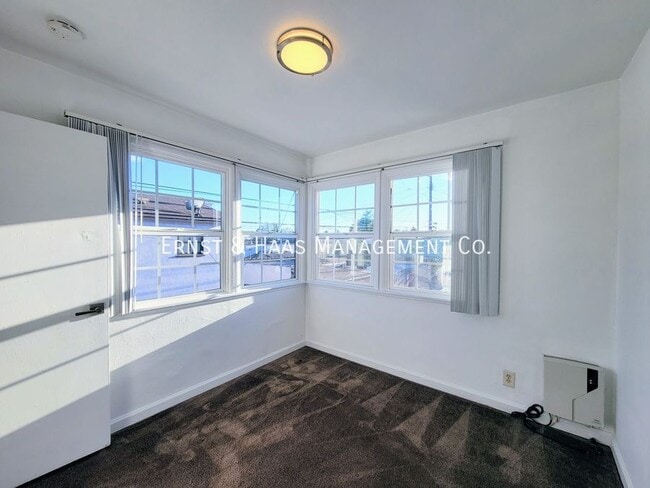 Building Photo - 244 1/2 E. 56th St.-