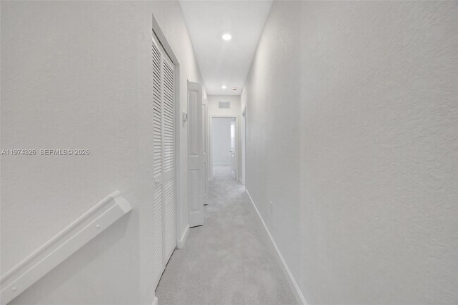Building Photo - 2574 SE 25th Ct