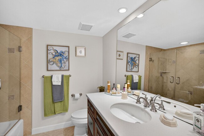 Building Photo - Rare 18th-Floor 3 bed, 3 bath Beachfront Condo at The Savoy!