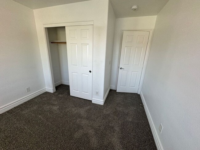 Building Photo - STUNNING 2 STORY HOME IN A GUARD GATED COM...