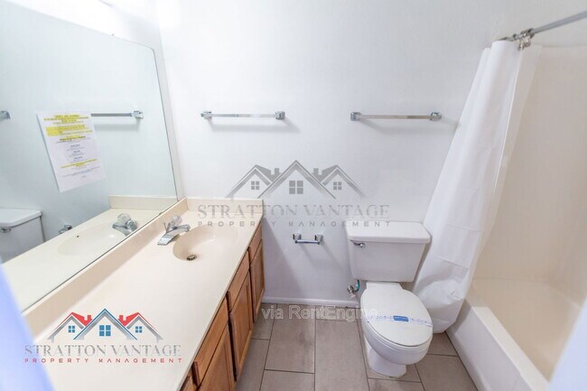 Building Photo - 1831 W Mulberry Dr