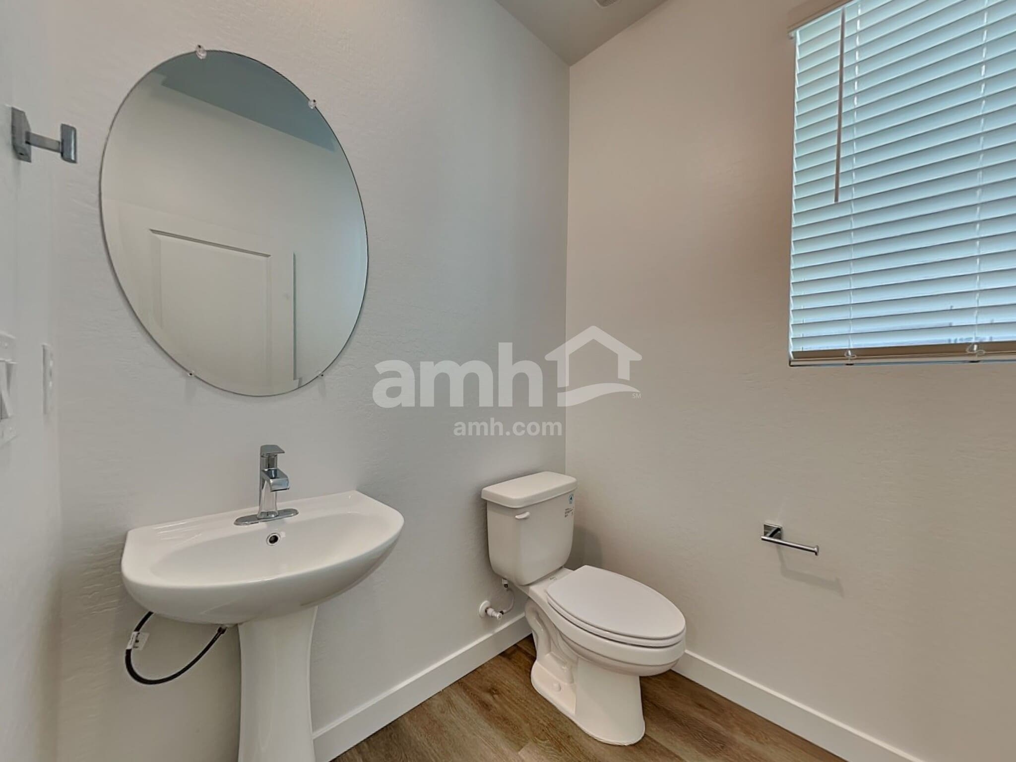 Building Photo - 9721 W Tamarisk Ave