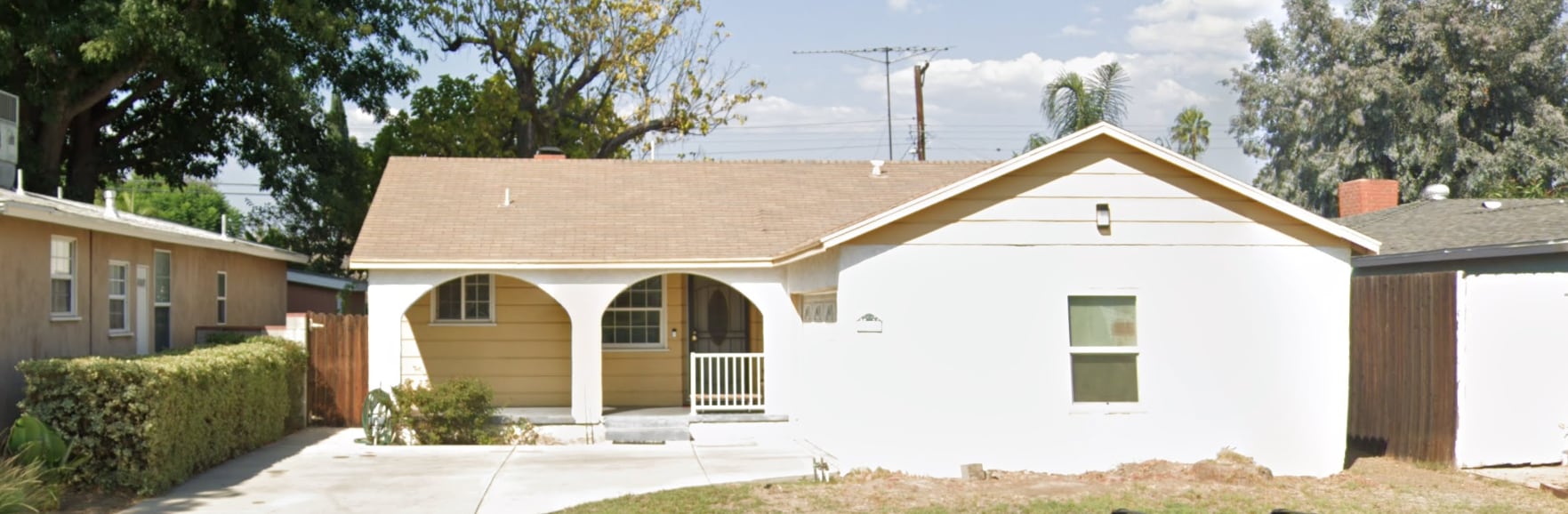 Building Photo - 15011 Hartland St