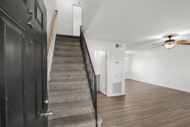 Building Photo - 8 Blocks from Garden City Beach! 2 Bed/1.5 Bath Duplex