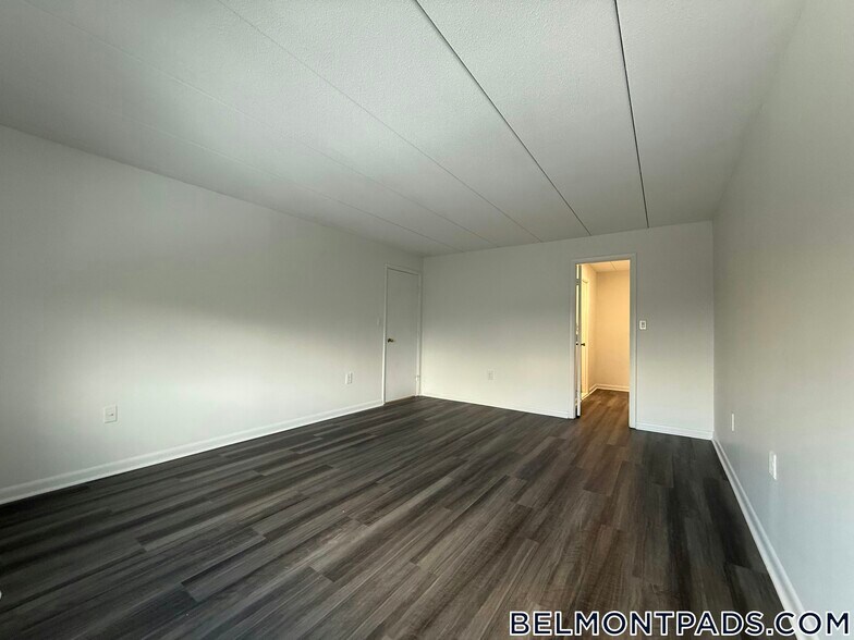 Building Photo - 55 Hill Rd