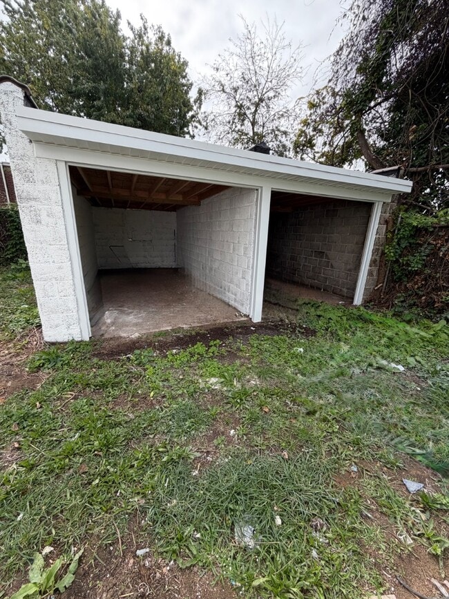 Building Photo - 2758 Mickle St