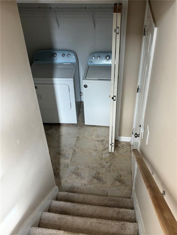 Building Photo - 664 Rosewood Cir