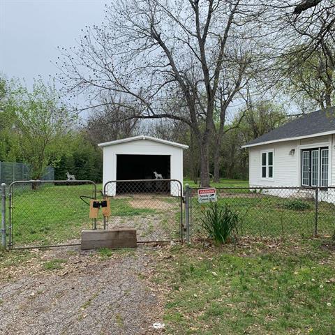 Building Photo - 1005 Wolfe City Dr