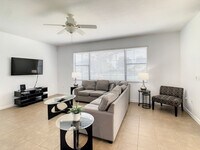 Building Photo - 2533 Rosemont Cir