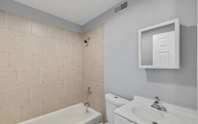 Building Photo - 1711 N Gratz St