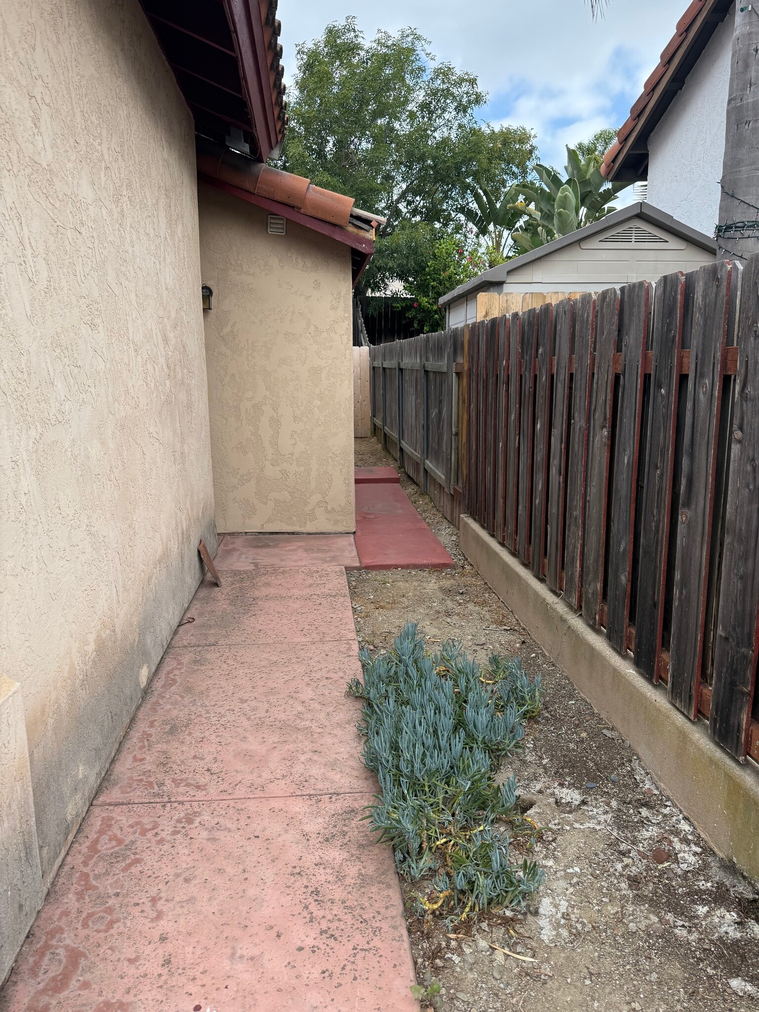 Own entry - 1095 Paseo Entrada