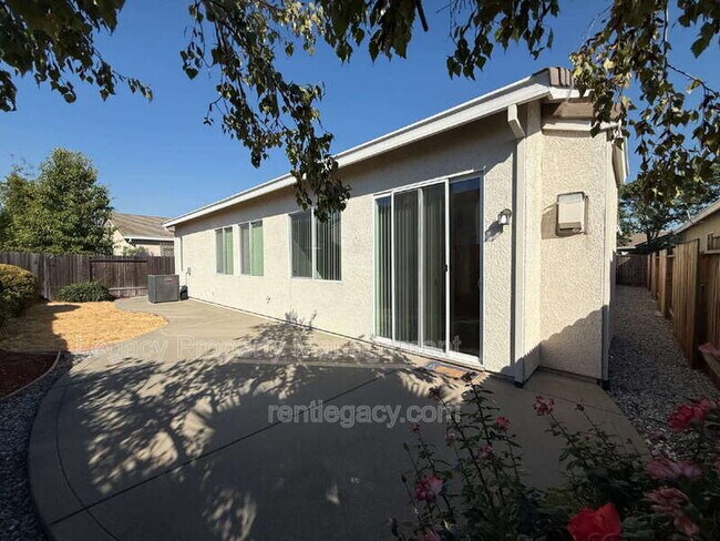 Building Photo - 1700 Charm Way