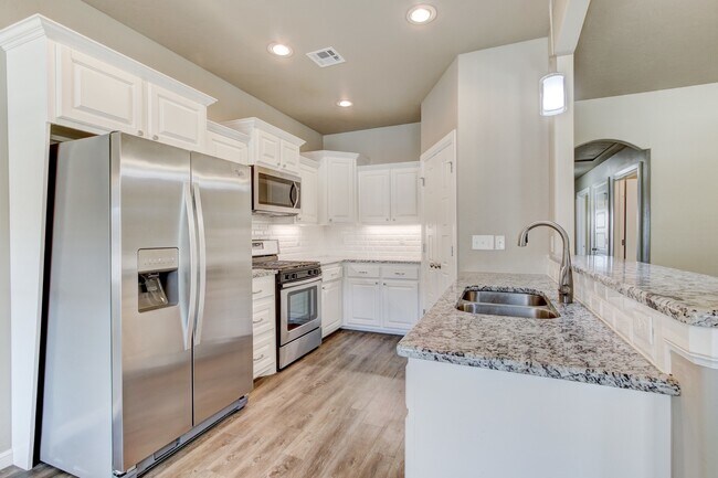 Building Photo - 8809 SW 55th St