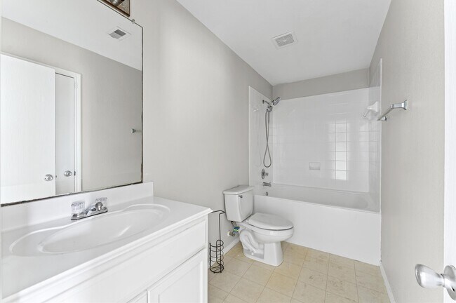 Building Photo - 7642 Appleberry Dr