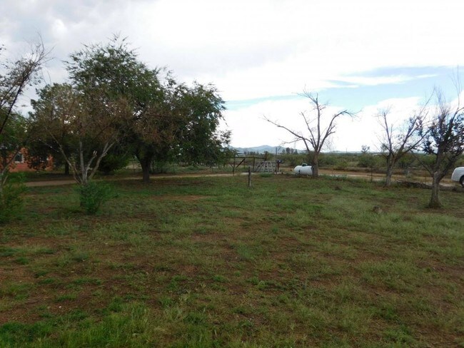 Building Photo - 154 E Papago Way