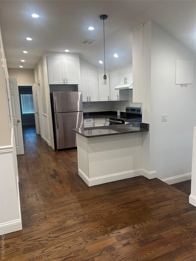 Building Photo - 147-24-147224 224th St