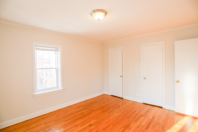 Building Photo - 1217 Harvard Terrace