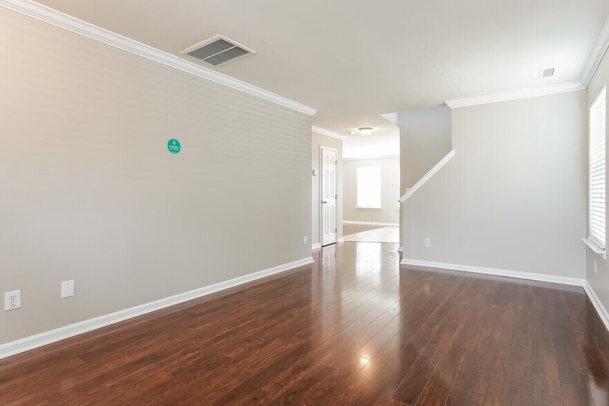 Building Photo - 4005 Bearmont Pl