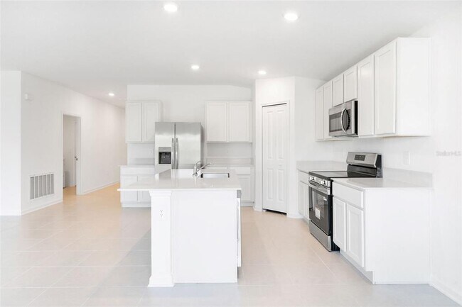 Building Photo - 4821 Katrina Dr