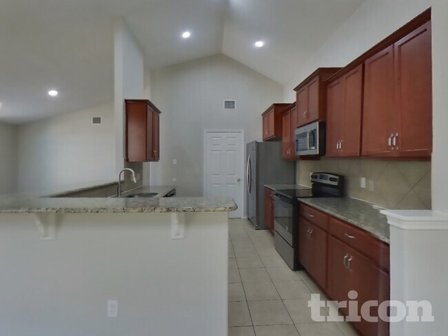 Building Photo - 347 Foster Ln