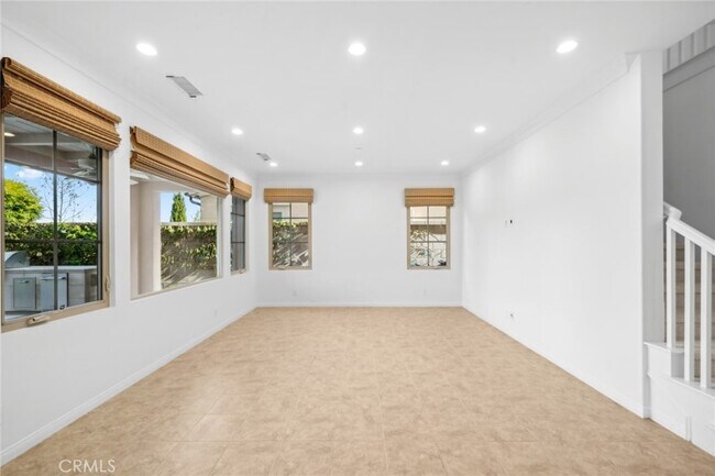 Building Photo - 99 Lupari
