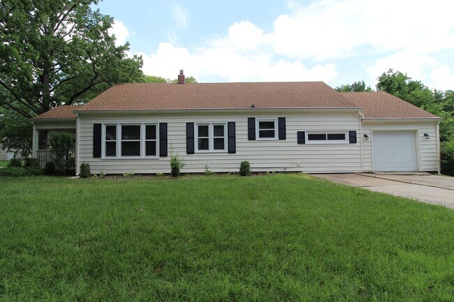 Building Photo - 2 Bedroom 1 Bath Home In Fairway KS