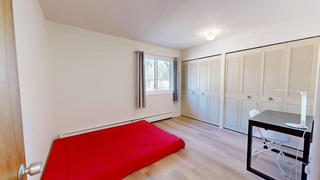 Building Photo - 1257 Island Dr