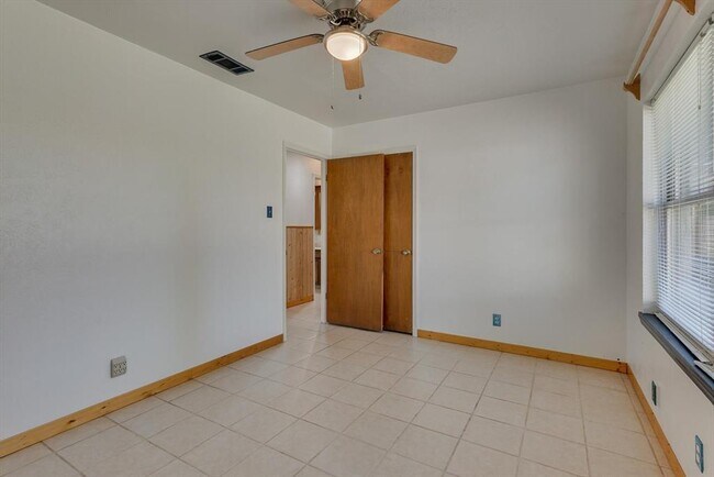 Building Photo - 3507 Hummingbird Ln