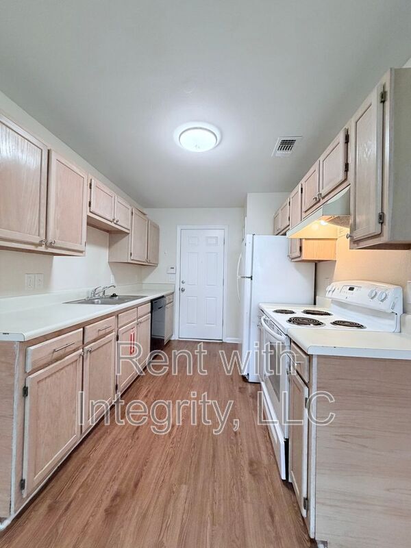 Building Photo - 1352 Ocala Rd