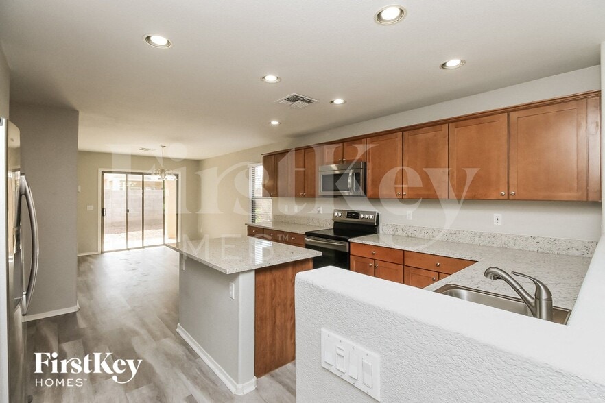 Building Photo - 3741 E Jasper Dr