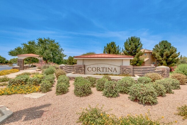 Building Photo - Lovely home in cul-de-sac lot with fenced pool!