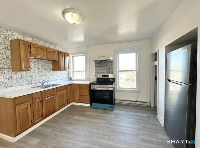 Building Photo - 67 6th St