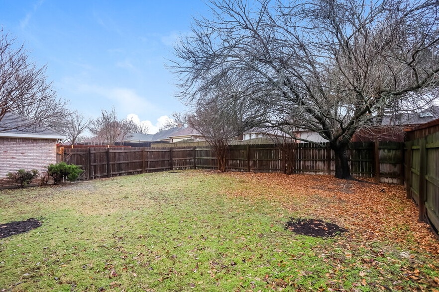 Building Photo - 700 Havencrest Dr