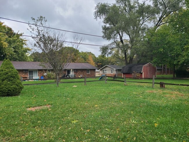 Building Photo - 2195 W Glenlord Rd