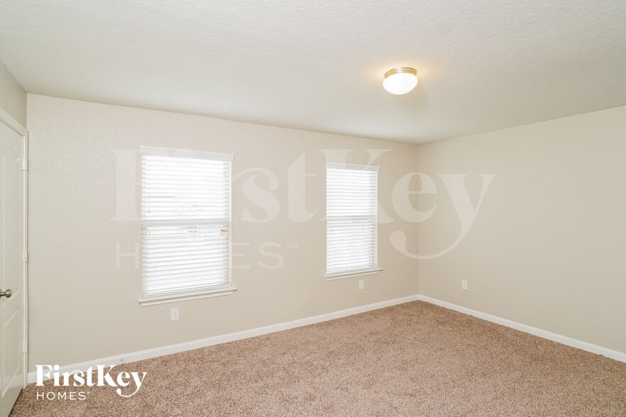 Building Photo - 13206 Frio Parke