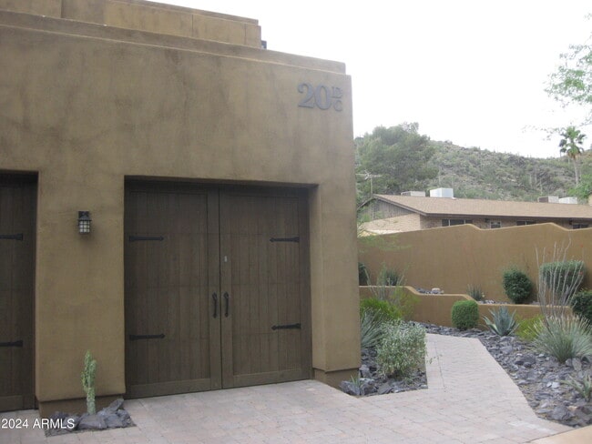 Primary Photo - 36600 N Cave Creek Rd
