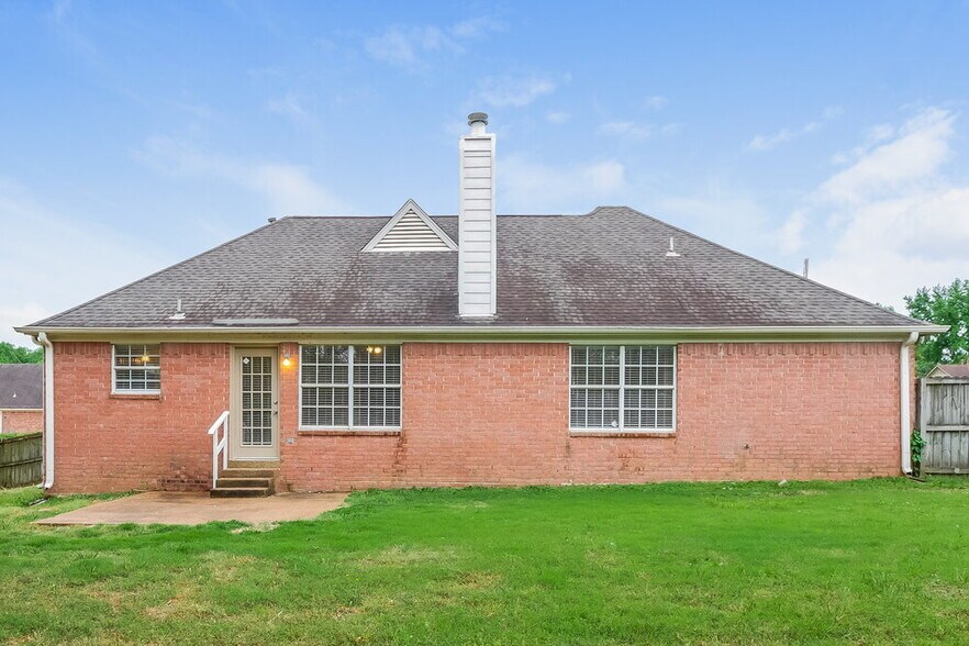 Building Photo - 7744 Shadow Glen Ln