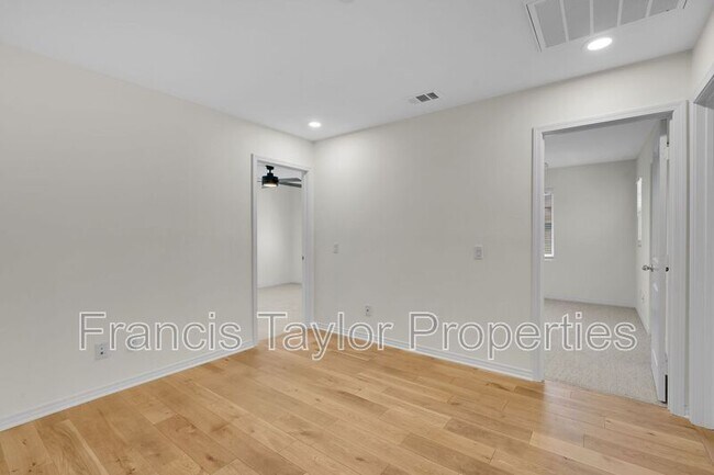 Building Photo - 3615 Glen Ave