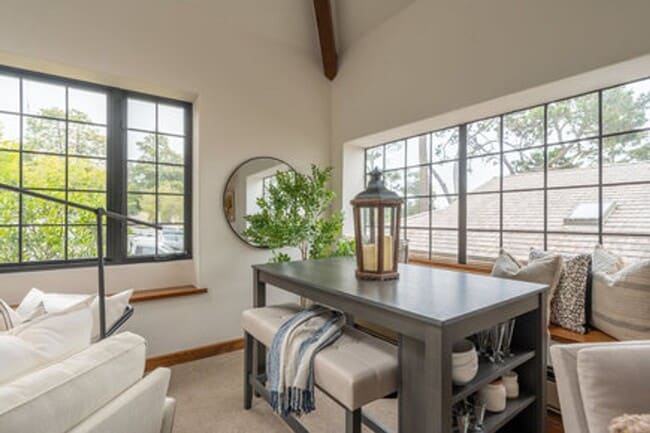 Building Photo - 1 Bed Condo in the Heart of Carmel-by-The-...