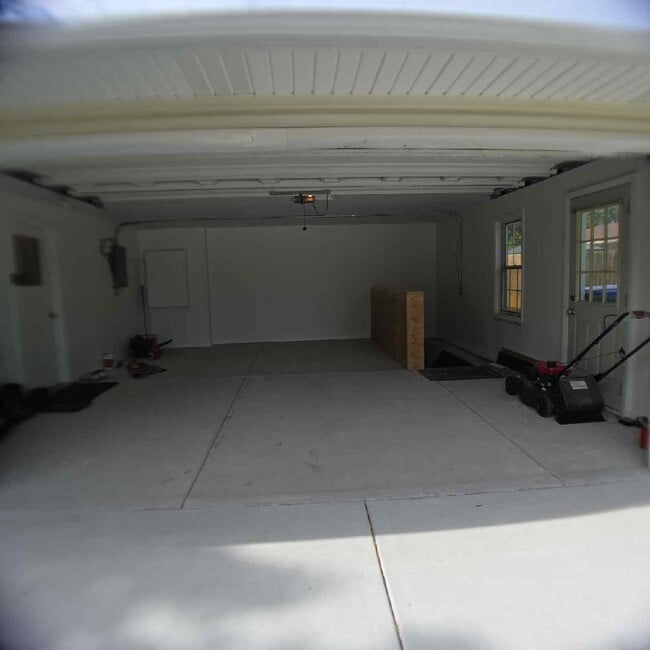 Building Photo - 5916 Cornflower Ln