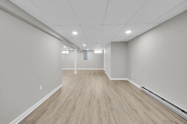 Building Photo - 26 Seminole Cir