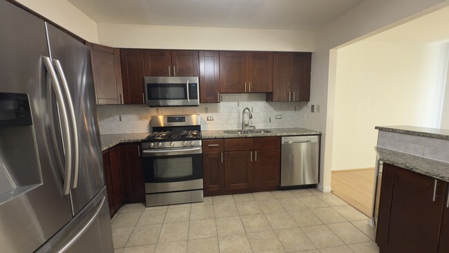 Building Photo - 385 Grissom Ct