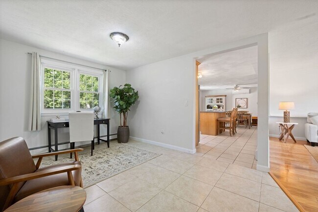 Building Photo - 112 Argilla Rd