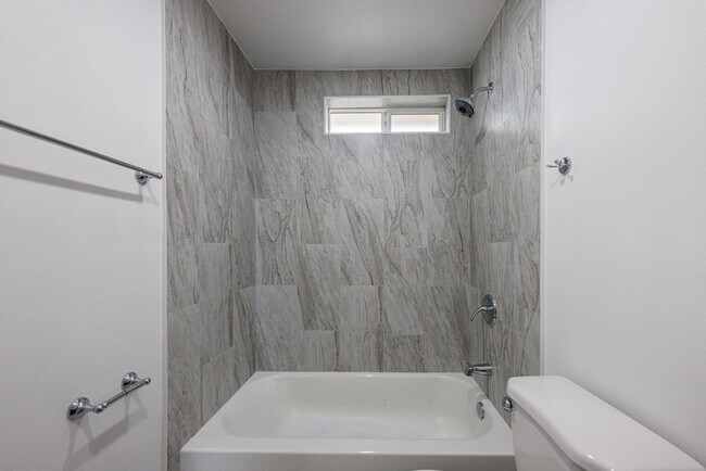 Building Photo - 1617 W 55th St