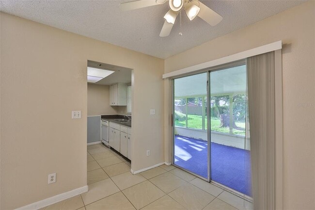 Building Photo - 11507 Valencia Dr